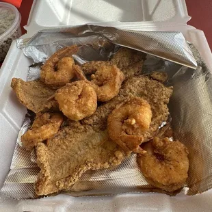 2 Pieces Catfish &amp; 6 Shrimps &amp; 1 Side tasted great!