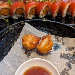 Shumai (6 pieces) and Hawaiian roll.
