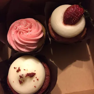 Strawberry Cream Cheese Cupcake