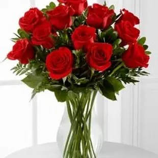Classic and romantic roses arranged beautifully