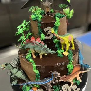 a dinosaur themed cake