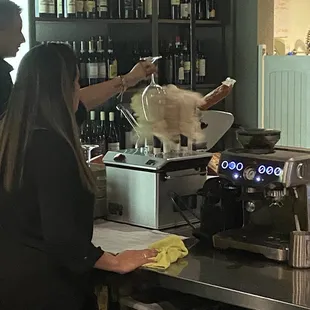 Glass polishing machine