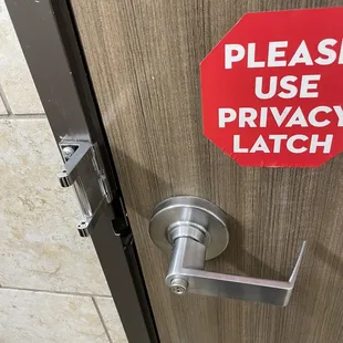 No privacy latch