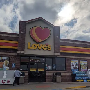 Love&apos;s Travel Stop, Richmond