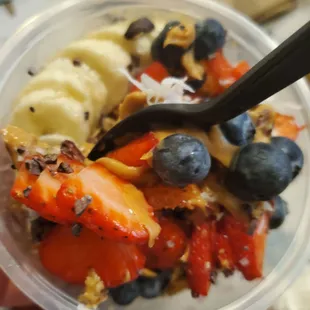 Acai bowl with cacao nibs added had such fresh ingredients &amp; was very flavorful!