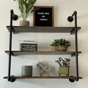 Kingsburg decor