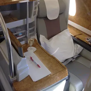 Emirates business class seat in A380!