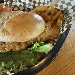 Crispy chicken sandwich