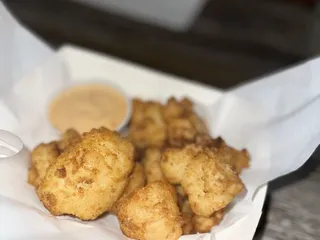 Honey And The Trapcat