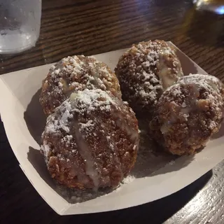 Deep Fried Oreos (4pc)