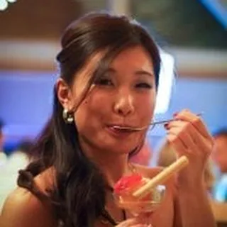 Yannie S.