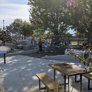 Lowes Foods City Park, Hickory