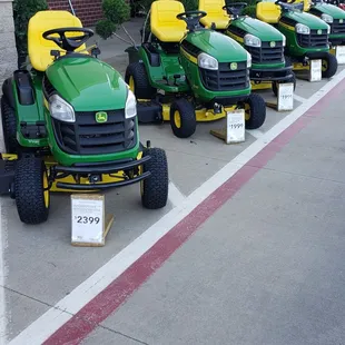 Riding mowers..... How I'd love thee.