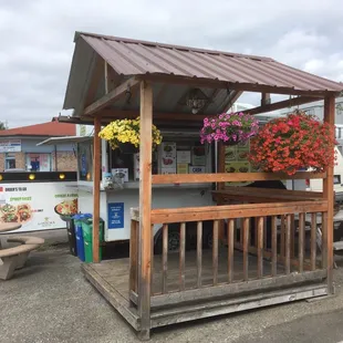 The taco truck itself.