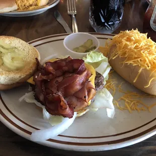 Burger &amp; Cheese Coney