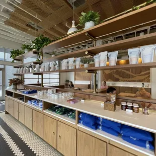 sushi and sashimi, interior
