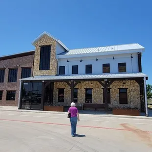 First time here Apr 2023