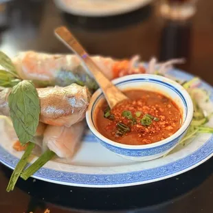 &apos;goi cuon&apos; fresh spring roll&apos; with shrimp &amp; pork