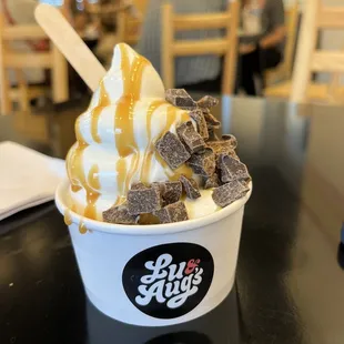 Vanilla with caramel sauce and chocolate chips