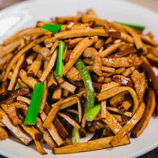 Shredded Pork w. Dry Bean Curd(香干肉丝）