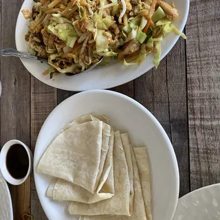 Mu-Shu Chicken with 4 Pancakes