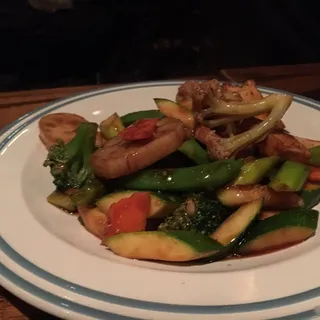 L5. Prosperity platter -Steamed or Sauteed Tofu and Mixed Vegetables