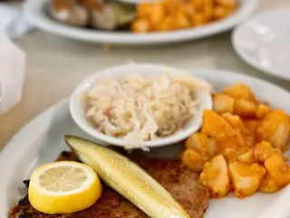 Henk's European Deli & Black Forest Bakery