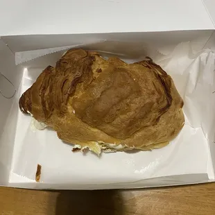 Lobster tail pastry filled the whole box. The filling looked and tasted different from the last time I visited but was still very enjoyable.