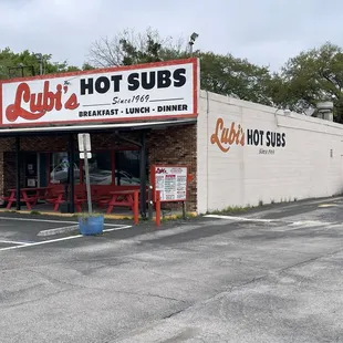 The exterior of Lubi's, a Jacksonville rite of passage since 1969. Located on Beach Boulevard just east of 295. Drive-through on the right.