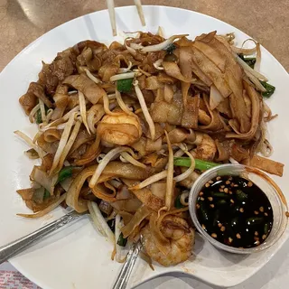 Shrimp Pan Fried Noodle / Ap Chao Tom