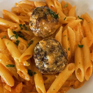 Penne with Vodka sauce and meatballs