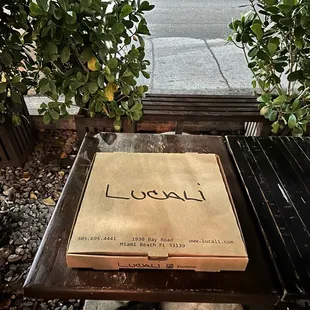 Lucali, Pizza Box