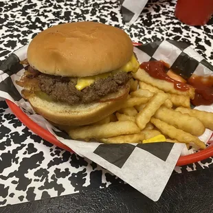 Bacon American Cheeseburger with fries