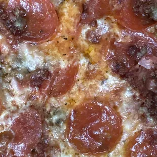 Ryan&apos;s pizza supposed to be ham,bacon,sausage,&amp;pepperoni.Looks like pepperoni,little bit of sausage,almost no ham&amp; I see no bacon at all.