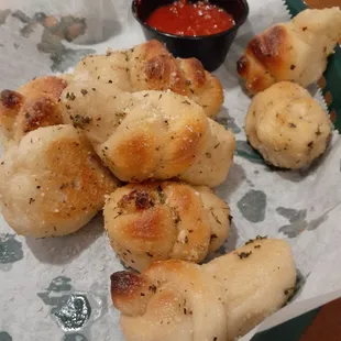 Garlic knots