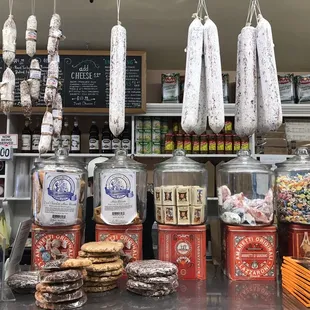 The number cards are on the left of the flag on the counter