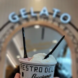 Medium cup