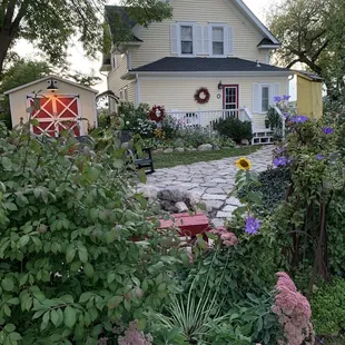 The homestead at the orchard ...adorable