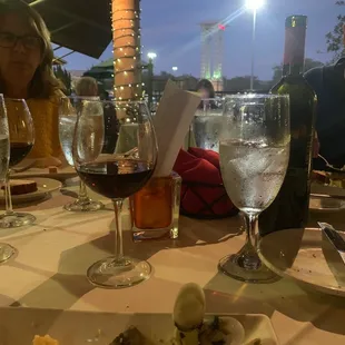 Happy Hour with great wine and clams!'