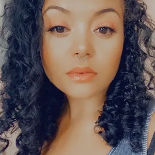 Bella M.