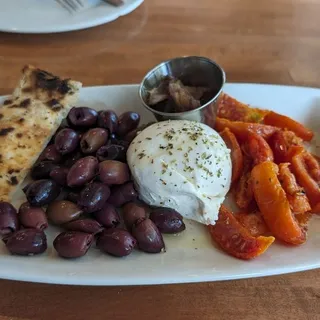 Burrata con Crostini