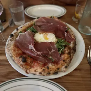 Arugula and Prosciutto Pizza