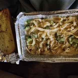 Broccoli fettuccine alfredo