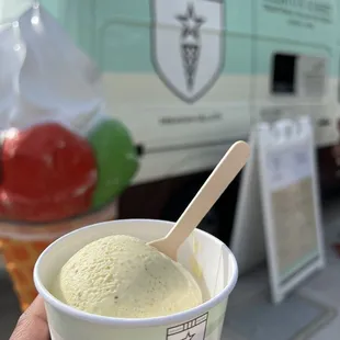 Small Roasted pistachio gelato