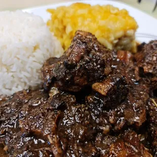 Oxtail for lunch!! Yasss!