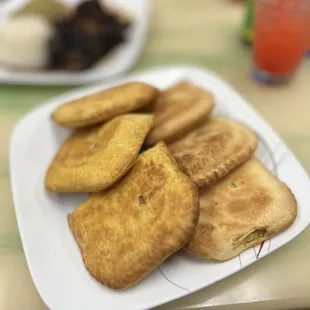 Spicy beef patty and chicken curry patty