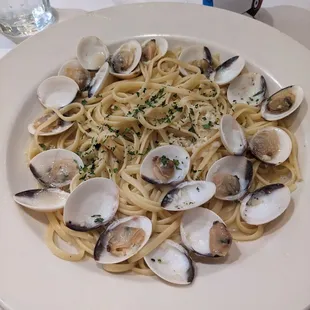 Linguine with clams