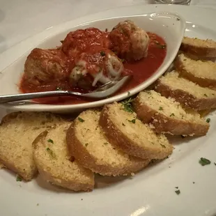 Meatball Appetizer w Garlic Costini