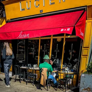 Sidewalk seats. Exterior