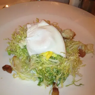 Salade Frisée aux Lardons